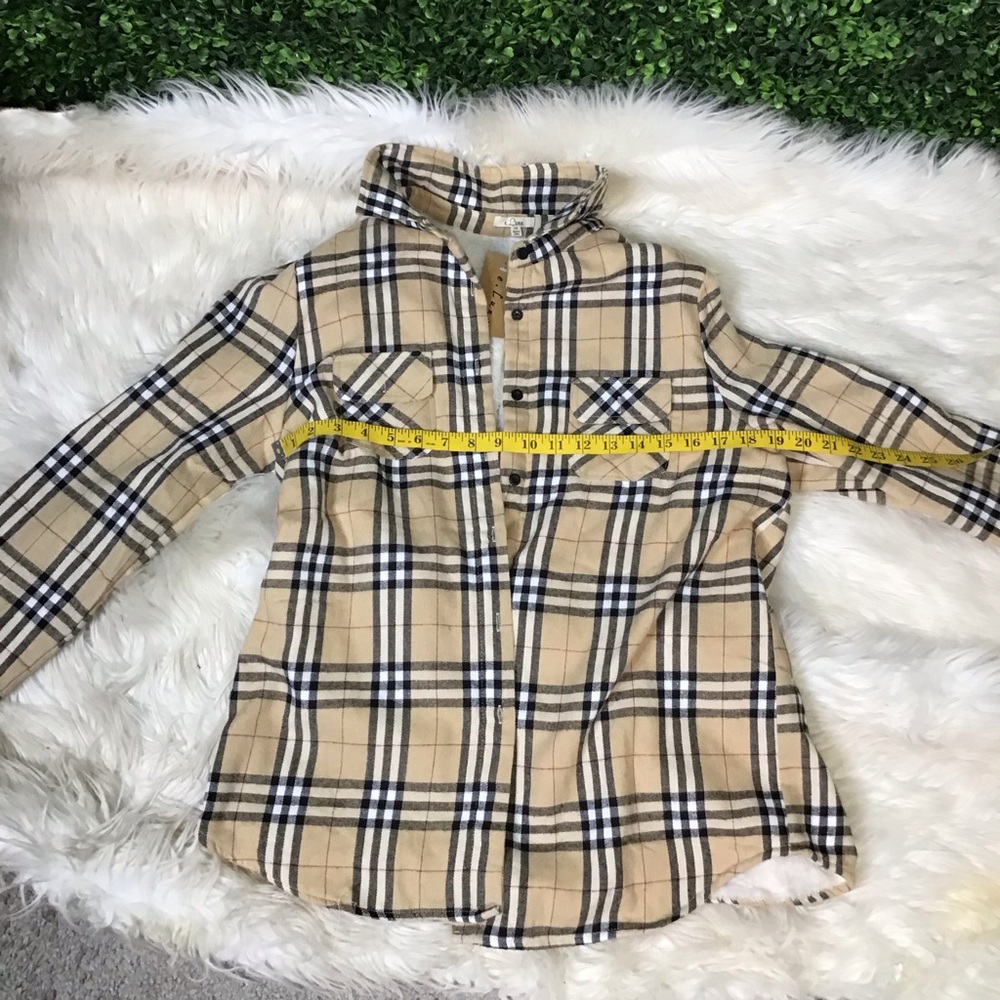 NWT Plaid Button-Up Shaket Sherpa interior - Picture 7 of 8